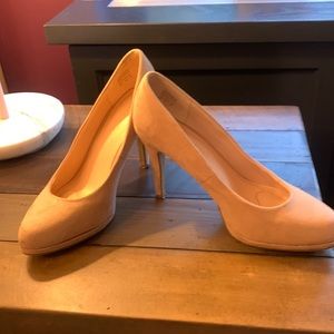 Beige suede platform pumps by Kelly & Katie